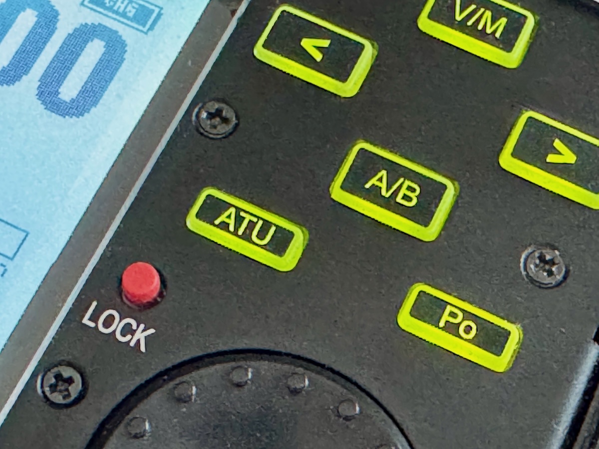 Xiegu X5105 Antenna Tuner Button ©2025 Pileup AB